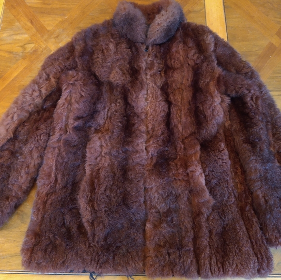Robert Mann Furs - Picture 3 of 8